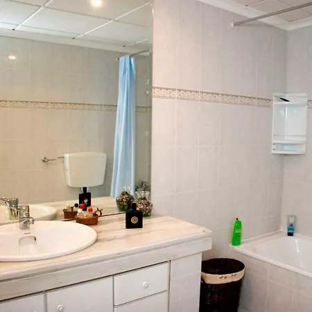 O A Ramos Palmeira Gale Esta Inserido Num Com Piscina, Fica Apenas A 250 Metros Da Da Gale - Com Ar Condicionado Na Sala, Smart Tv Com Prime Video E Cozinha Completa *