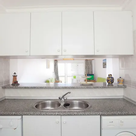 O A Ramos Palmeira Gale Esta Inserido Num Com Piscina, Fica Apenas A 250 Metros Da Da Gale - Com Ar Condicionado Na Sala, Smart Tv Com Prime Video E Cozinha Completa Albufeira