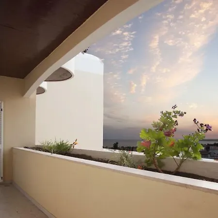 O A Ramos Palmeira Galé Está Inserido Num Com Piscina, Fica Apenas A 250 Metros Da Da Galé - Com Ar Condicionado Na Sala, Smart Tv Com Prime Vídeo E Cozinha Completa * Albufeira