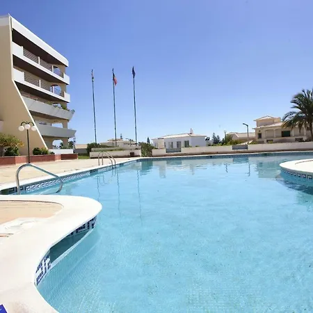 O A Ramos Palmeira Galé Está Inserido Num Com Piscina, Fica Apenas A 250 Metros Da Da Galé - Com Ar Condicionado Na Sala, Smart Tv Com Prime Vídeo E Cozinha Completa